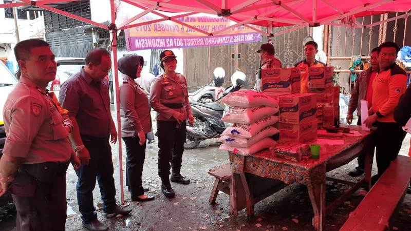 Polsek Medan Baru Bantu Korban Kebakaran di Jln S Parman