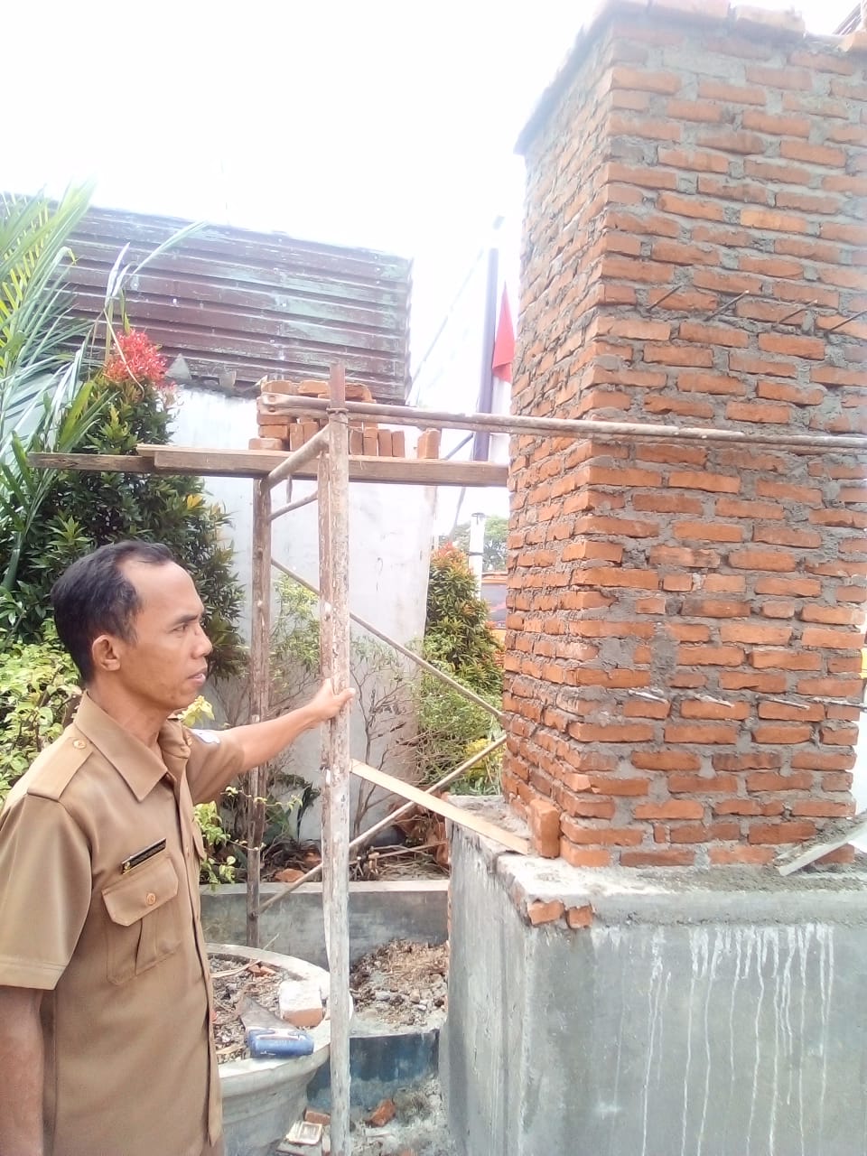 Warga Apresiasi Pembangunan Gapura Desa Kedai Durian