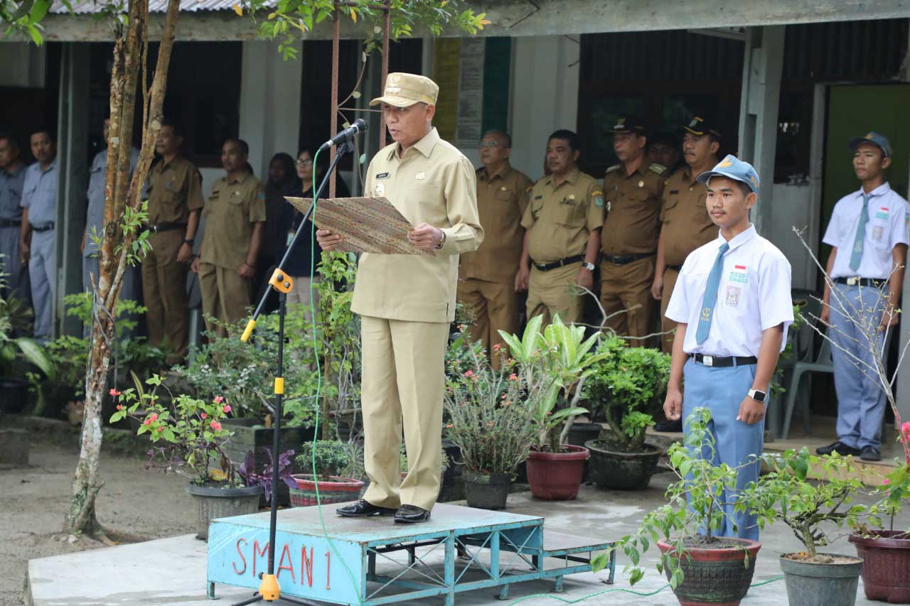 Bupati Asahan Jadi Pembina Upacara Di SMA Negeri 1 Air Joman
