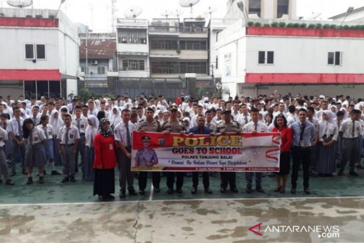 Polres Tanjungbalai Gelar Police Goes To School