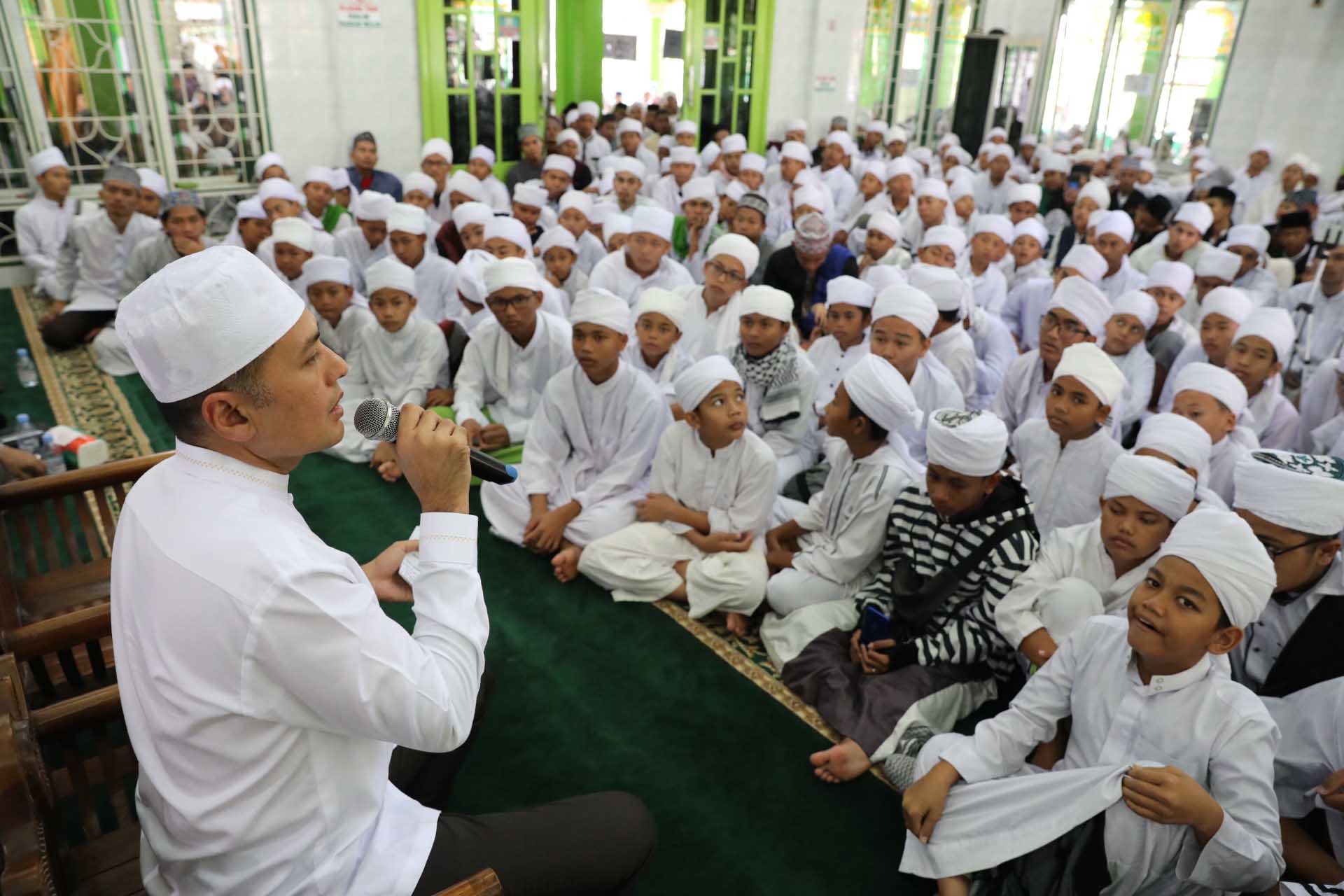 Hadiri Peringatan Hari Santri Nasional, Wagub : Jadikan Ini Momen Berbagi Ilmu