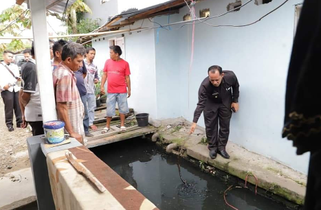 Wawako Solok Reiner Tinjau Drainase Tersumbat di Berok