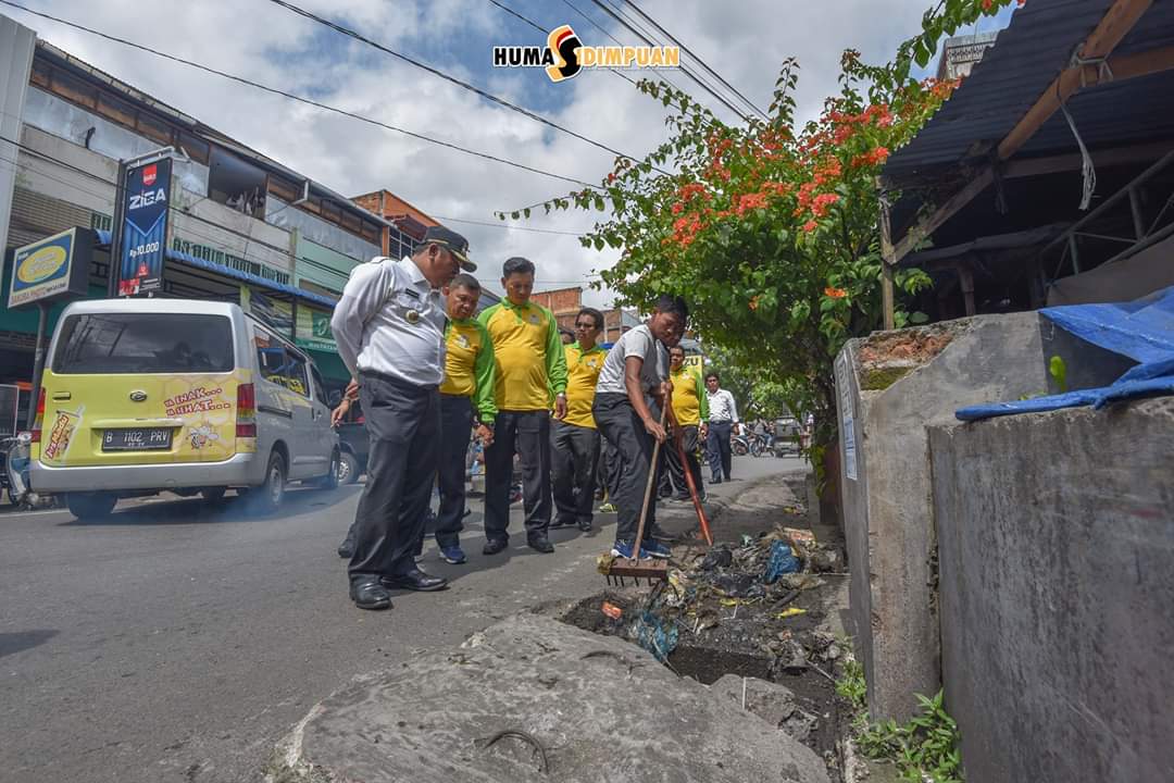 Walikota Padangsidimpuan Irsan Efendi Nasution tinjau langsung penataan Pedagang Kaki Lima