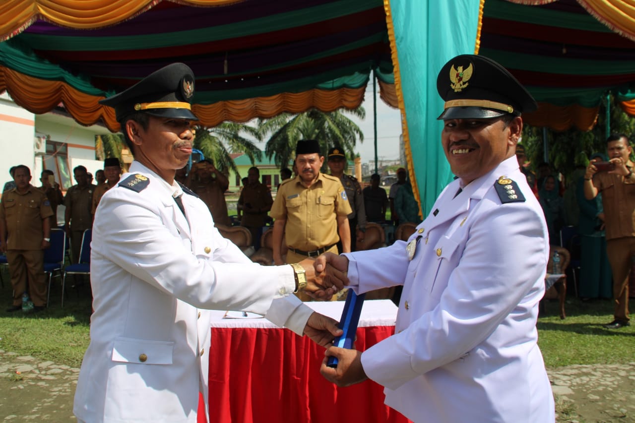 Sekdakab Labuhanbatu Hadiri Serah Terima Jabatan Camat Panai Tengah
