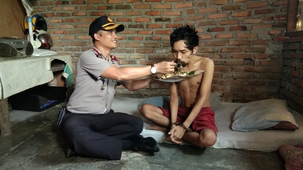 Warung Sedekah Polsek Sunggal Evakuasi Pemuda Terpasung dan Pemuda Alami Bocor Paru-Paru Berobat