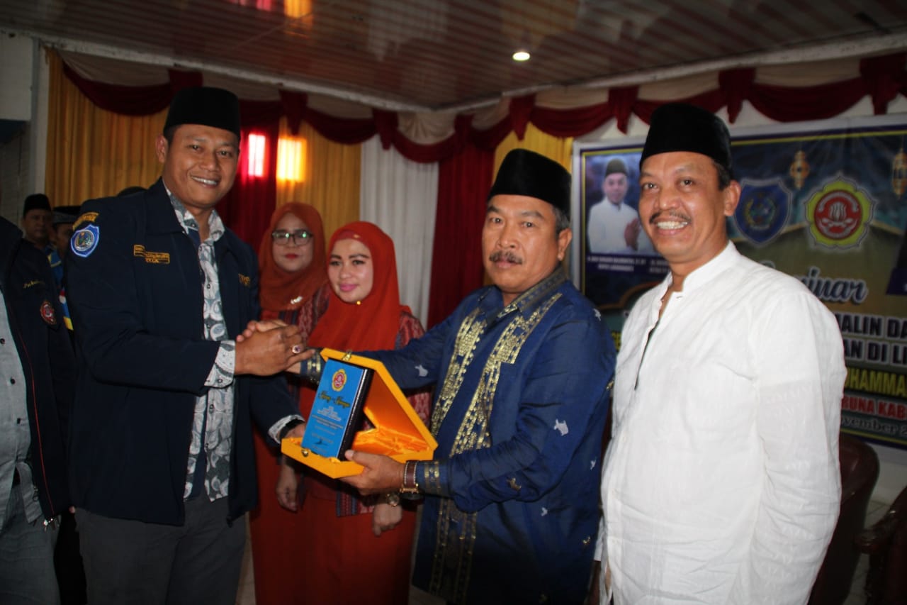 Ketua Tim Penggerak PKK Kabupaten Labuhanbatu Memberikan Apresiasi Kepada Pengurus Karang Taruna