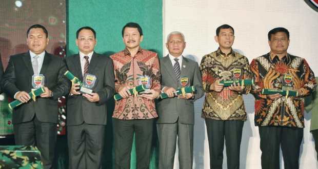 Bupati Hadiri Malam Penghargaan Bukit Barisan