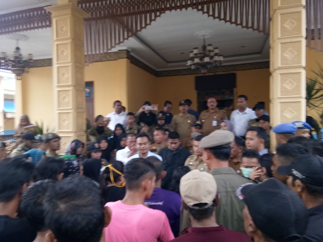 Minta Hasil Pilkades Dibatalkan, Bupati Sarankan Lengkapi Bukti