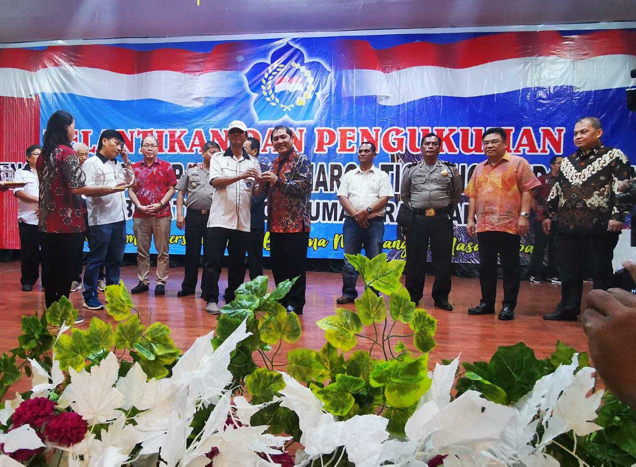 Pelantikan PSMTI Kabupaten Karo Diwarnai Pemberian Penghargaan, Terkelin Brahmana : Mari Perkuat Keharmonisan Antar Etnis dan Umat Beragama