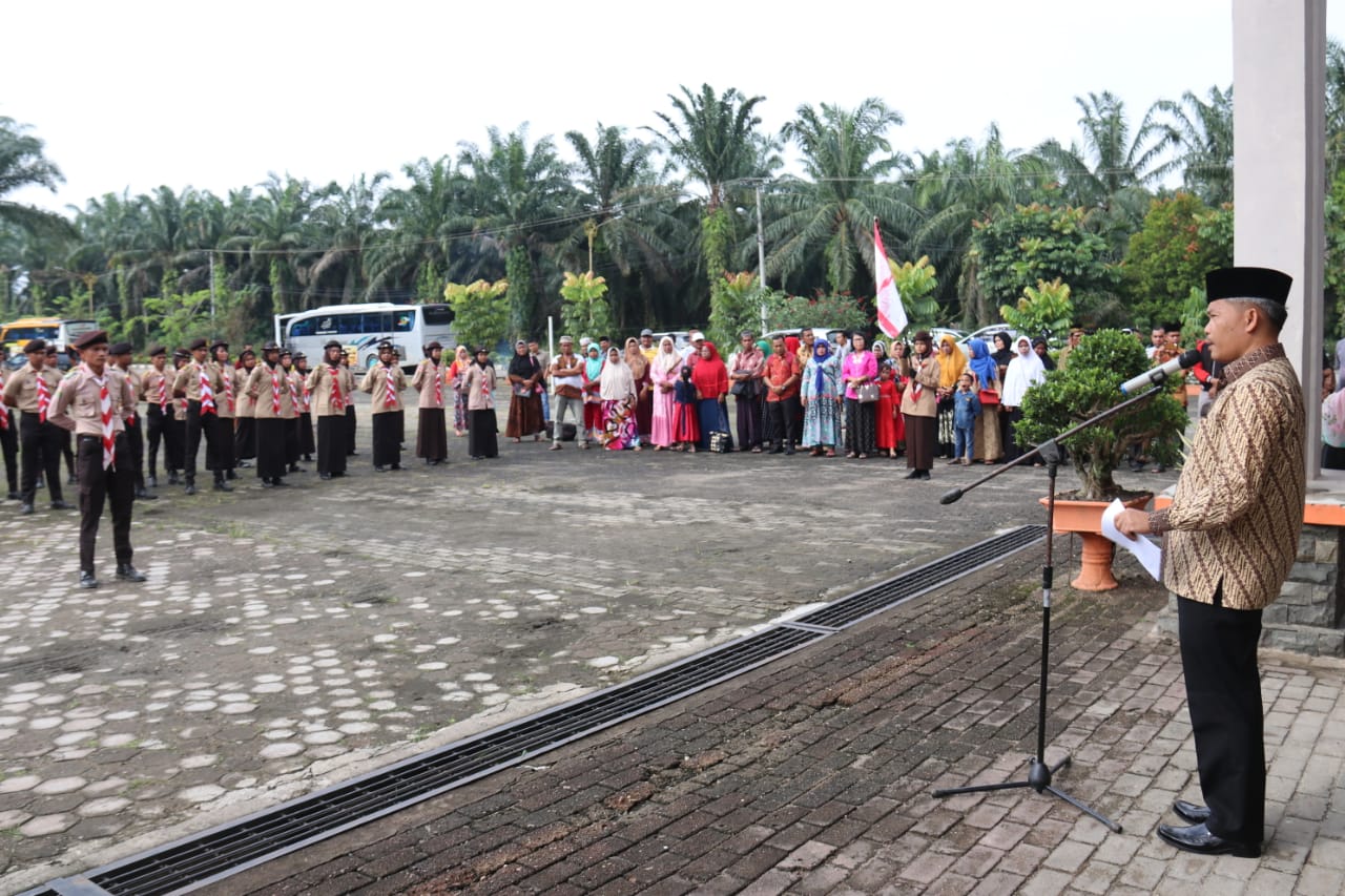Sekda Palas Lepas kontingen Kwarcab Pramuka