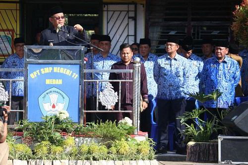 Plt Wali Kota Jadi Inspektur Upacara Peringatan Hari Guru Nasional