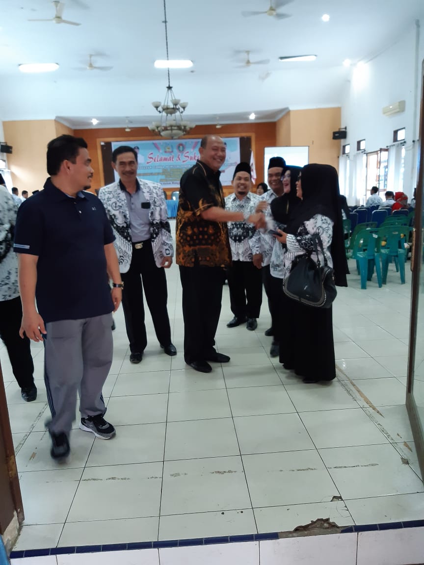 Tenaga Pendidikan Langkat Gerak Jalan Sehat, Sambut Hari Guru dan HUT ke-74 PGRI