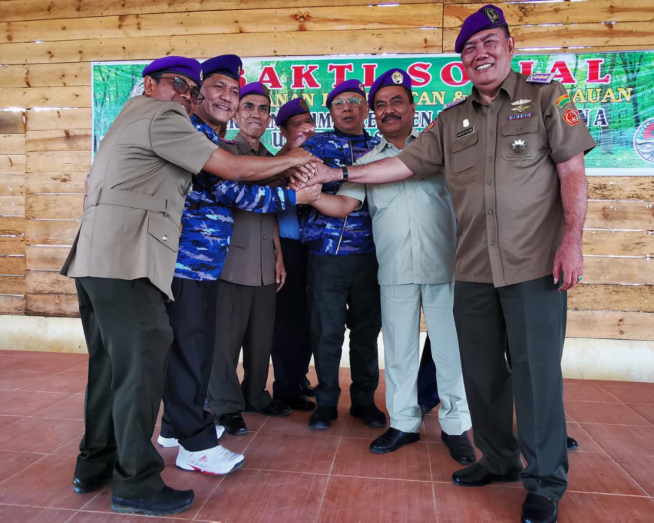 Bupati Karo Pakai Baret Ungu Menwa USU di Siosar