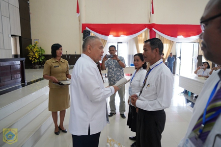 Pj. Bupati Pakpak Bharat Menutup Pelatihan Kepala SD dan SMP