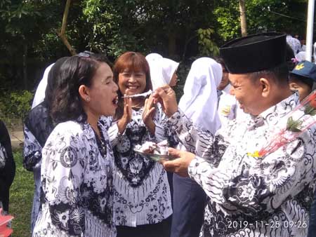 823 murid SMPN 3 lubuk Pakam Ucapkan Selamat Hari Guru