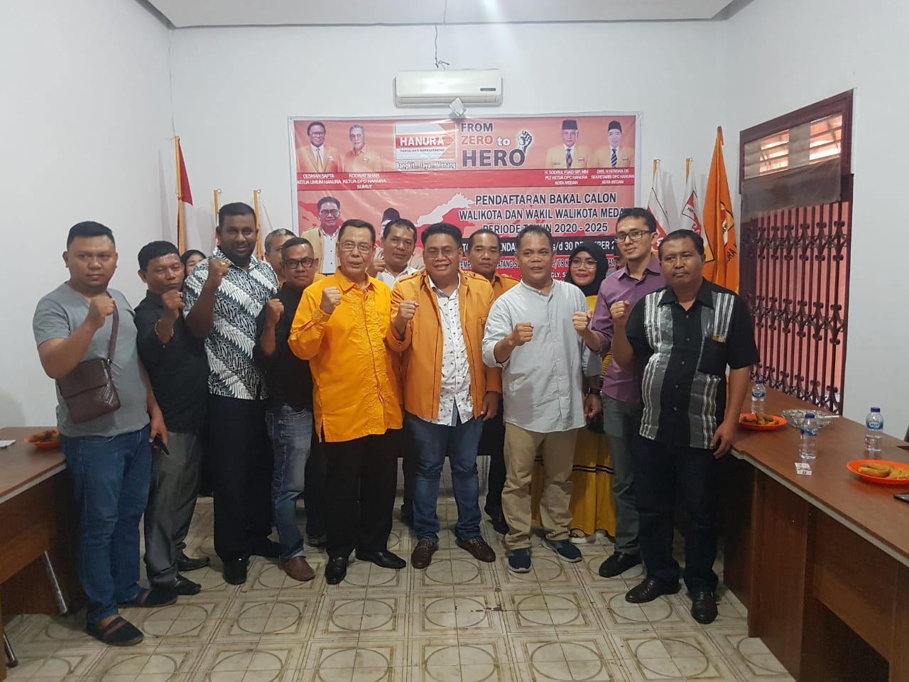 Dr H Sakhyan Asmara MSP Kembalikan Formulir Calon Walikota Ke DPC Hanura Medan