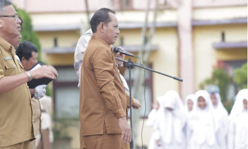 Wawako Inspektur Upacara di SMKN 2 Solok