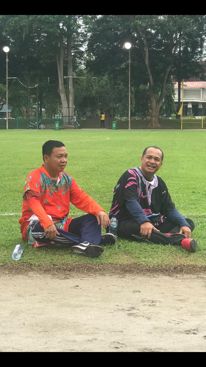 Meriahkan Perayaan HUT ke-13 Batubara, Bupati dan Kapolres Main Bola Pakai Daster