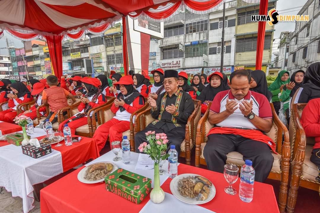Peringatan Hari Ibu Ke - 91, DP3&PM Pemko P. Sidimpuan Gelar Gerak Jalan Santai