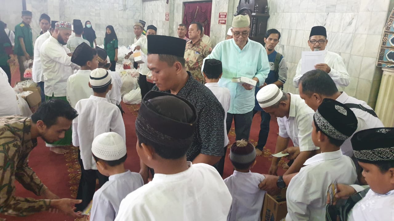 Sebagai Wujud Syukur, H Yuslin Siregar Santuni 1.000 Anak Yatim