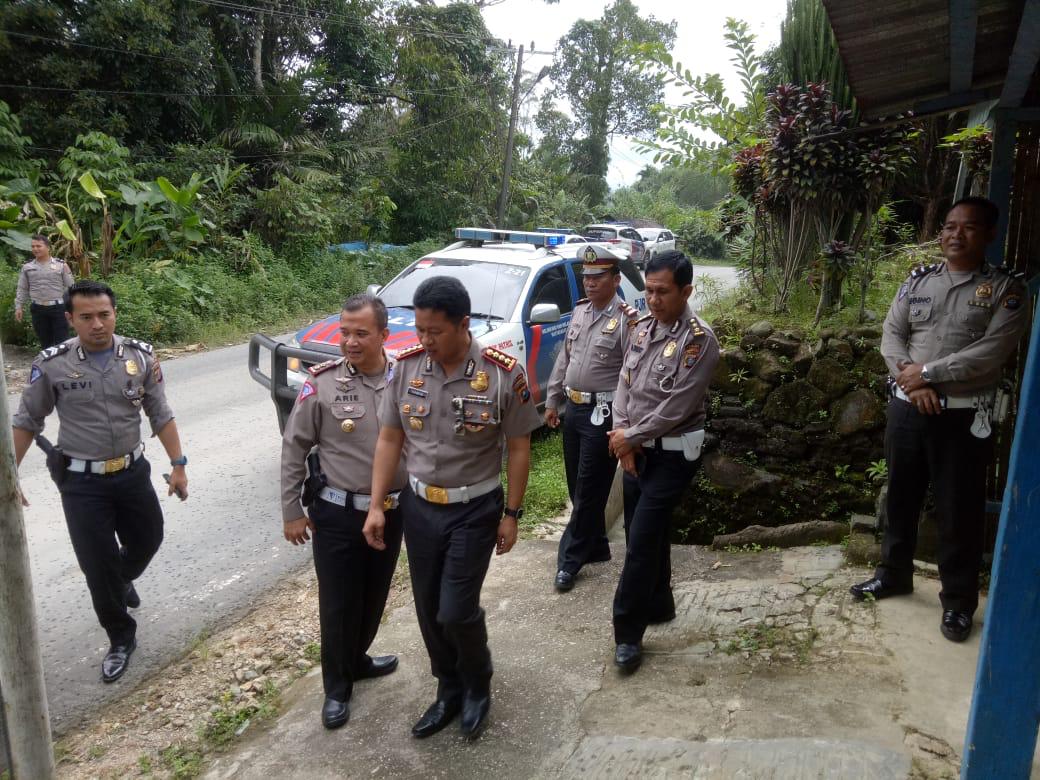 Menjelang Perayaan Natal dan Tahun 2020. Dirlantas Polda Sumut Pantau Jalan Rawan Longsor Menuju Tempat Wisata