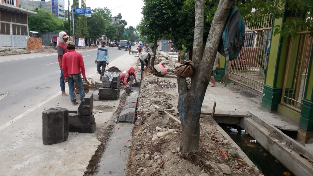PROYEK SILUMAN MENJAMUR DI DELI SERDANG