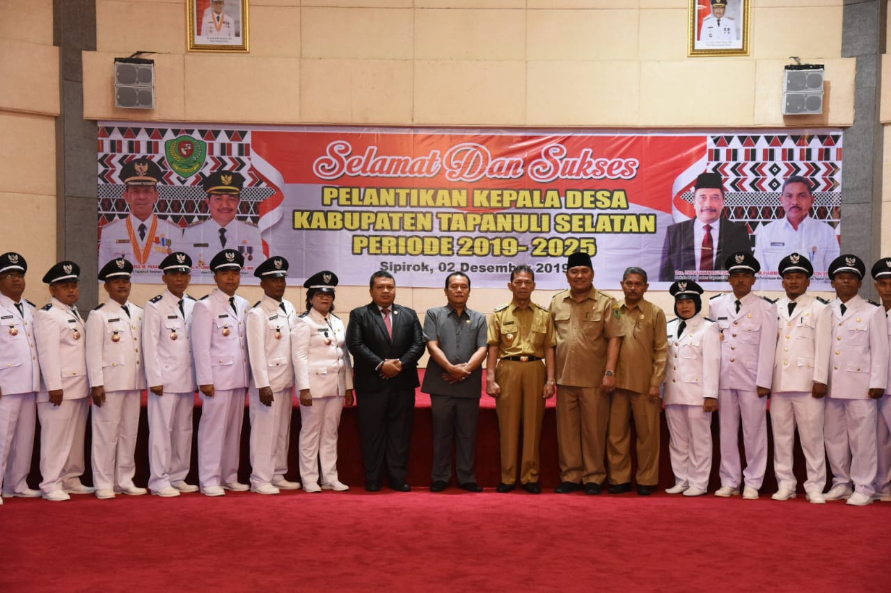 Bupati Tapsel Lantik 38 Kades Â Terpilih Periode 2019 - 2025