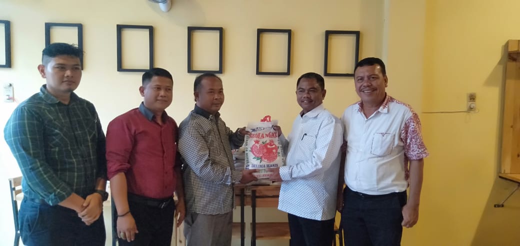 Peduli Terhadap Warga Kurang Mampu, Darma Wijaya Serahkan 50 Karung Beras Kepada Dharma Foundation