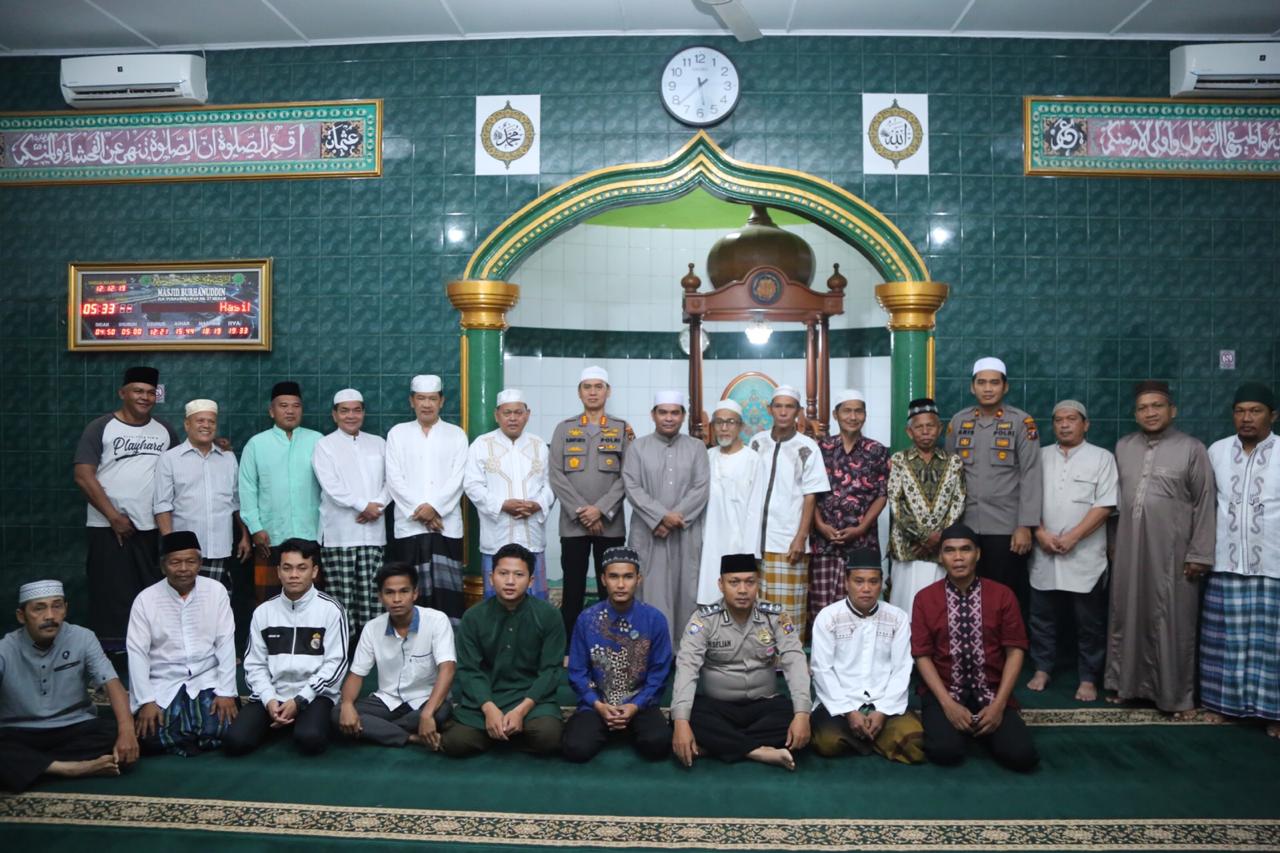 Sholat Subuh Berjamaah di Masjid Burhanuddin, Kapolrestabes Medan Ajak Jemaah dan Masyarakat Berbuat Baik