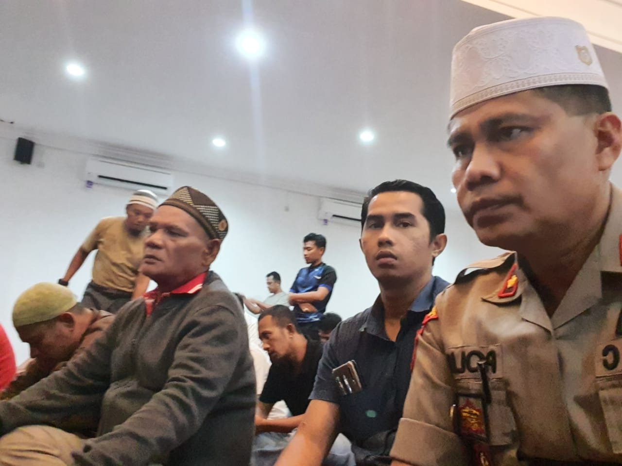 Polsek Pancur Batu Menyapa Subuh Dengan Sholat Subuh Berjamaah di Masjid Al-Ikhlas