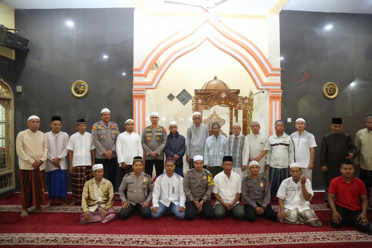 Sholat Subuh Berjamaah di Masjid Imanurtahman, Kapolrestabes Medan Serukan Jamaah Khusnul Khotimah