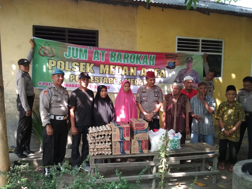 Polsek Medan Area Jumat Barokah Santuni Warga Kurang Mampu