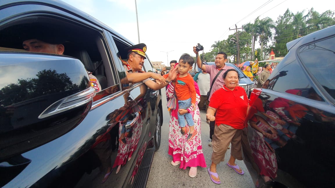 Genangan Air Mata Melepas Keberangkatan Komjen Pol Agus Andrianto Beserta Ibu