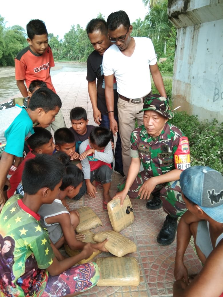 Babinsa Kodim 0308/Pariaman Amankan Ganja 10 Kg