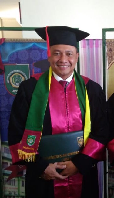 Panit I Reskrim Polsek Medan Helvetia Iptu Sahri Sebayang Raih Gelar Magister Hukum