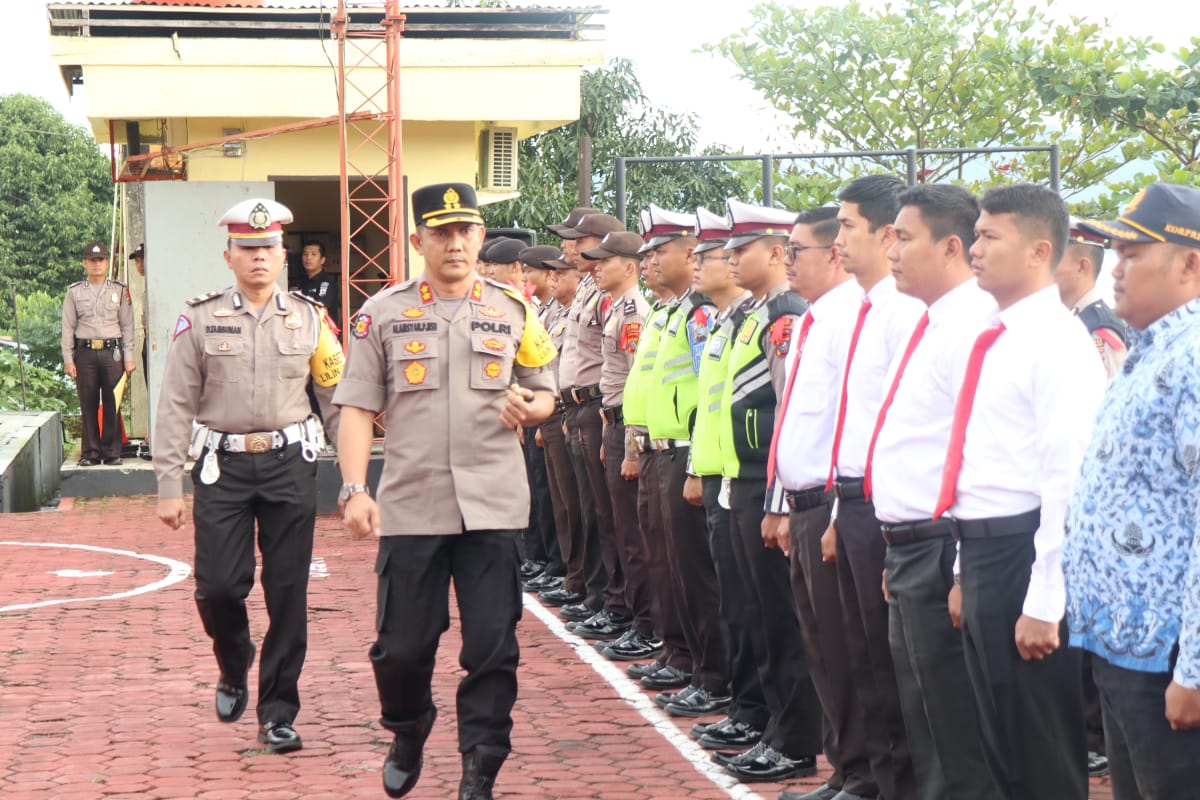 Kapolres Pakpak Bharat Gelar Apel Pasukan OPS Lilin Toba