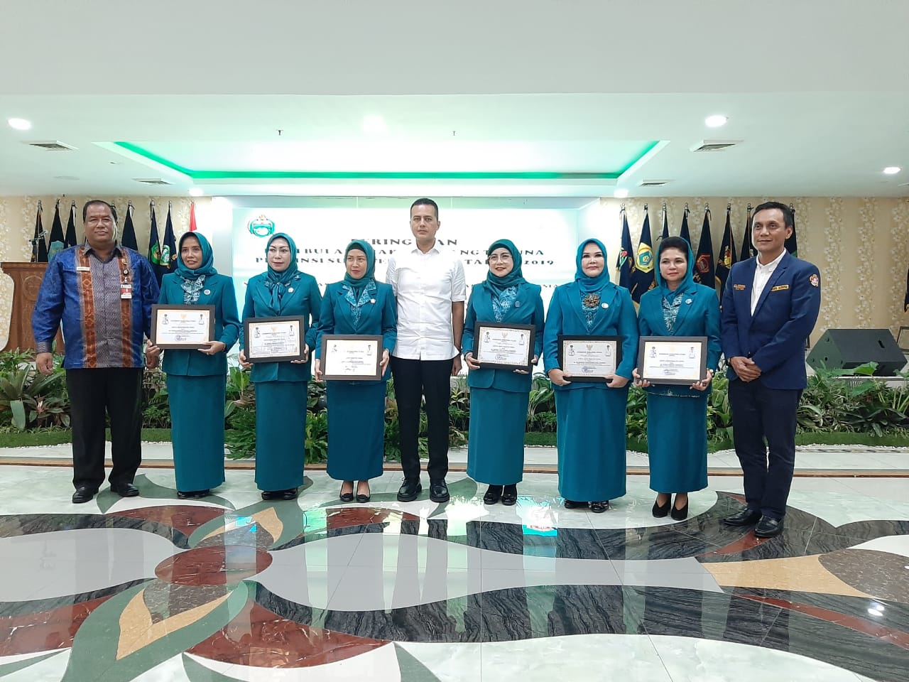 Ketua TP. PKK Tapsel Raih Penghargaan Aditya Karya Mahatva Yodha