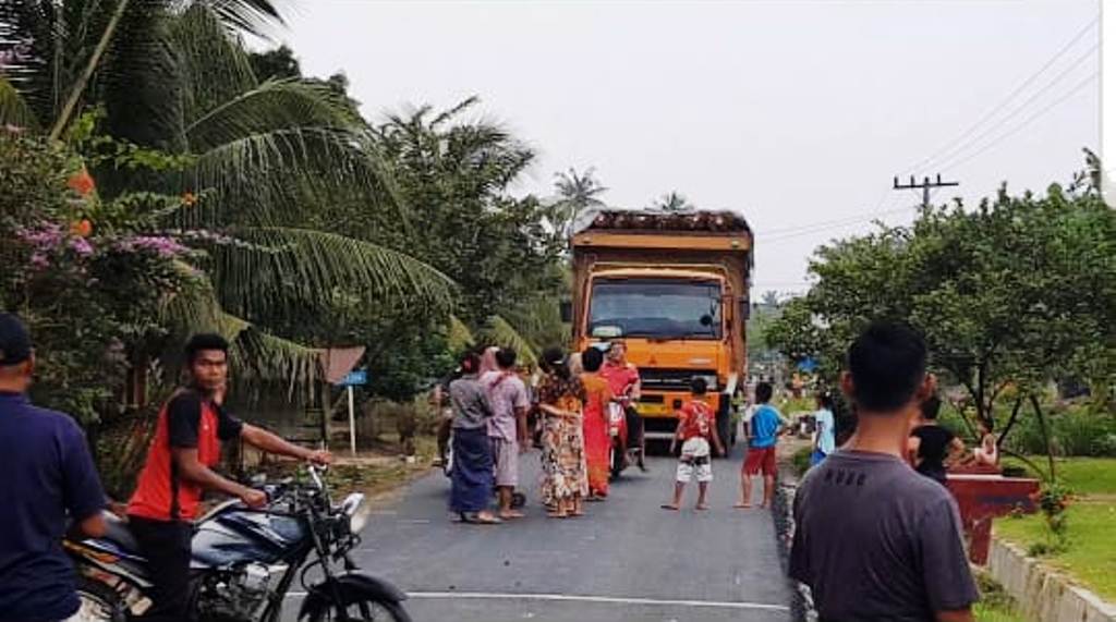 Warga Tidak Berhak Larang Truk Melintas di Kwala Air HitamÂ   Â 