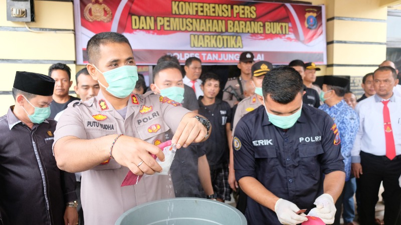 Polres Tanjungbalai Musnahkan 273,72 Gram Narkotika Jenis Shabu-shabu