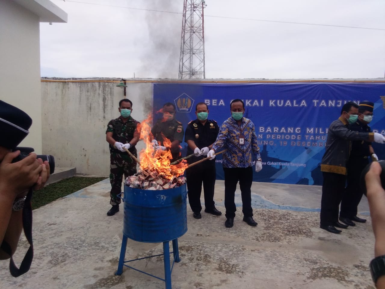 Bupati Batubara Ikut Dalam Pemusnahan Barang Bukti di Kantor BC Kuala Tanjung
