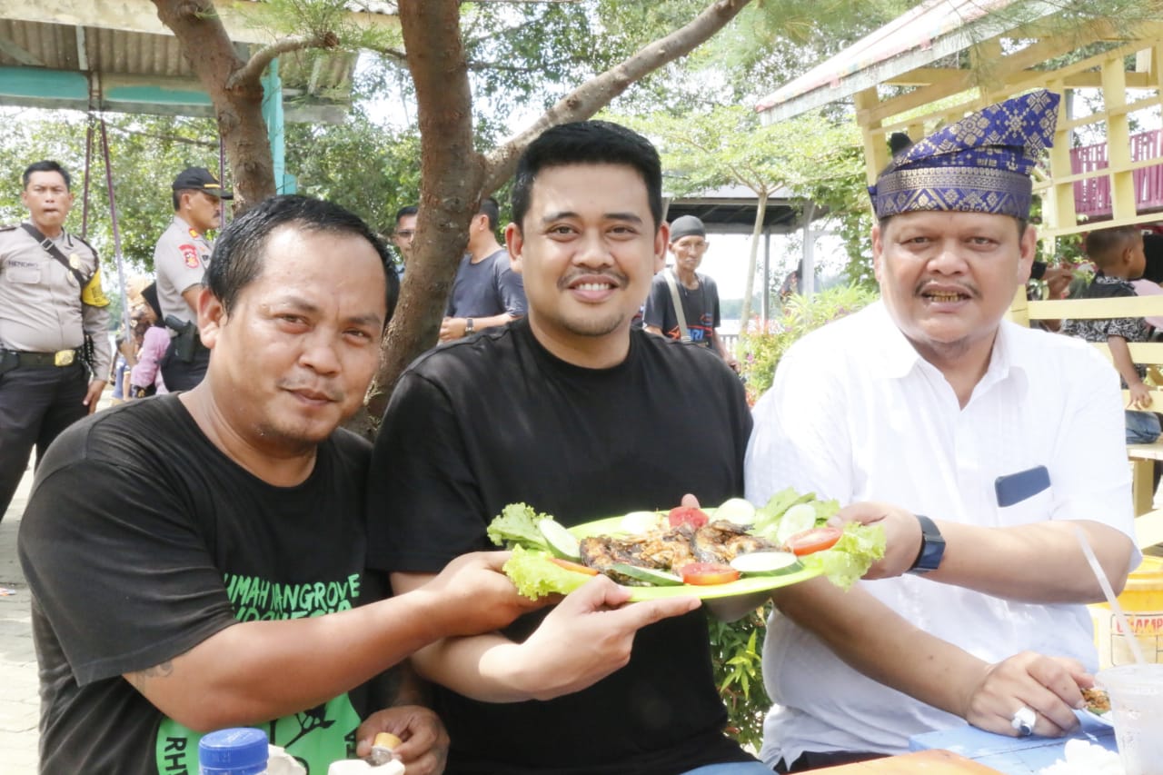 Unpab Gelar Pesta Rakyat Makan Ikan 1 Ton,  Rayakan Milad Ke-58Â 