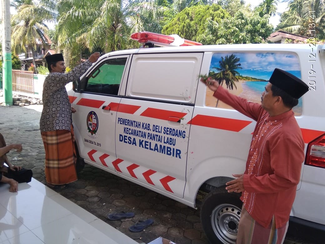 Pemerintahan Desa dan Warga Kelambir Tepung Tawari Mobil Ambulance