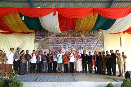 Pertama Kali Dihadiri Wakil Gubernur, Masyarakat STM Hulu Bersukaria Rayakan Natal