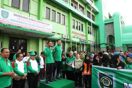 Lepas Jalan Sehat Milad ke-68 UISU,  Wagub Harapkan UISU Semakin Banyak  Lahirkan SDM Berkualitas