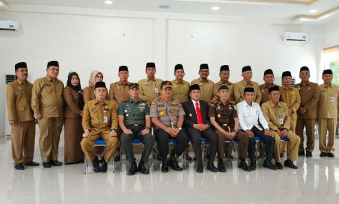 13 Pejabat Eselon II Dilantik, Ilyas Sitorus Kadisdik, Wahid Kadiskes
