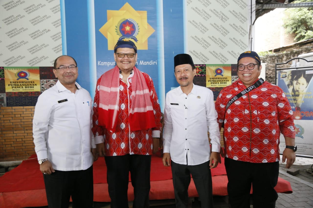 Gubsu Lepas Jemaah Umrah Magister Hukum Unpab