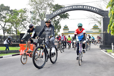 Gubernur dan Pangdam I/BB Ajak Masyarakat Berolahraga dan Hidup Sehat
