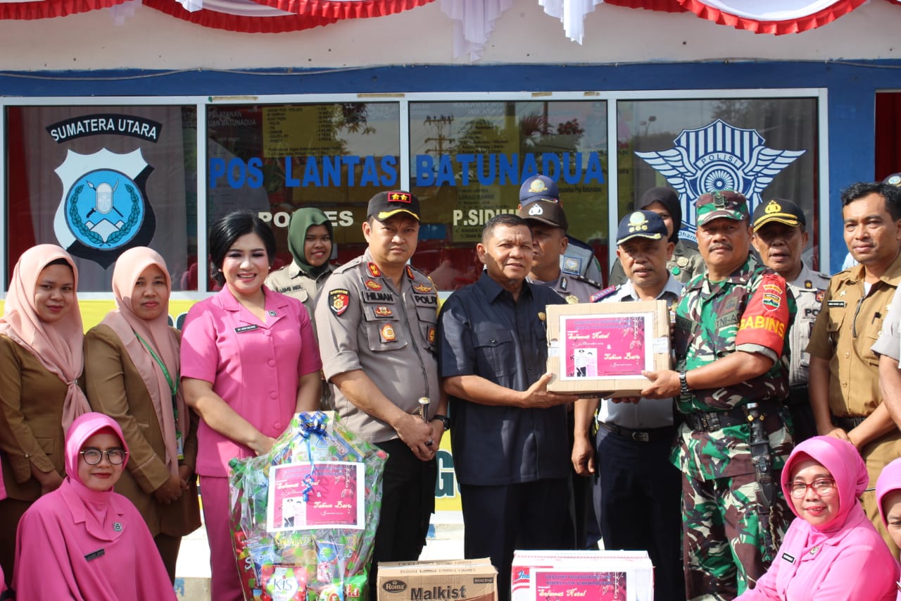 Kapolres Bersama Forkopimda Pantau dan Berikan Bingkisan Kepada Petugas Pospam Operasi Lilin Toba 2019