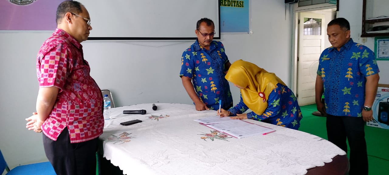 Kadinkes DS Saksikan Serah Terima Kepala Puskesmas Araskabu