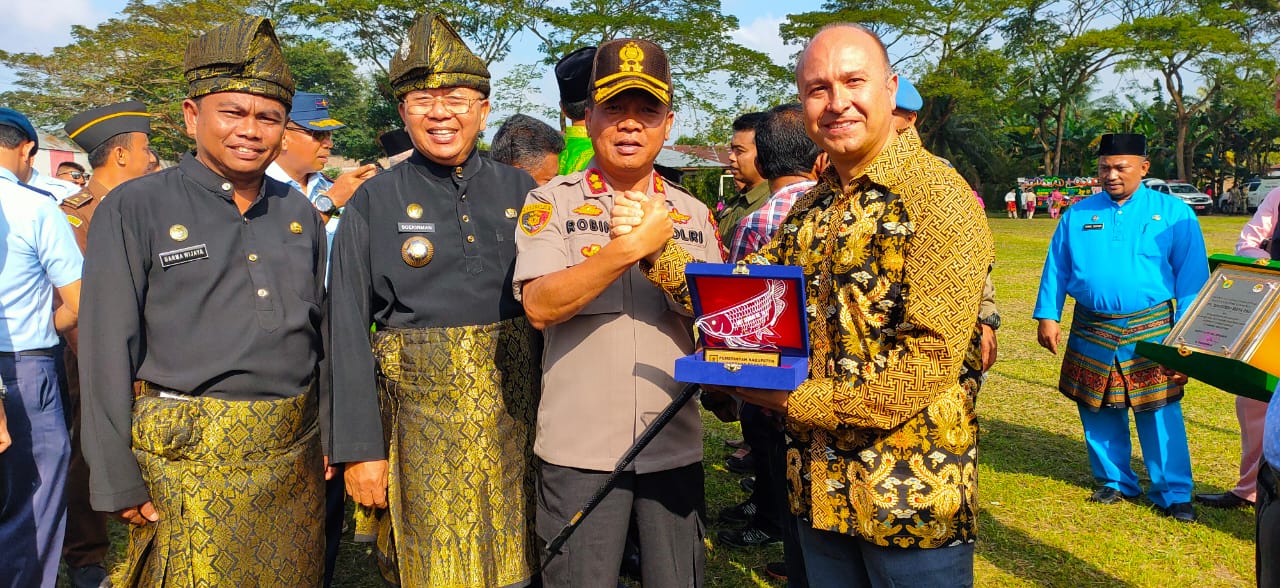 Dianggap Peduli Lingkungan, Perusahaan Regal Springs Indonesia Raih 2 Penghargaan di HUT Sergai ke 16